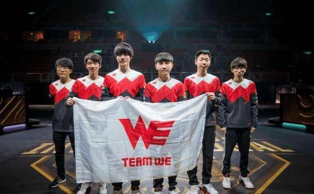 她反复利用 她反复利用